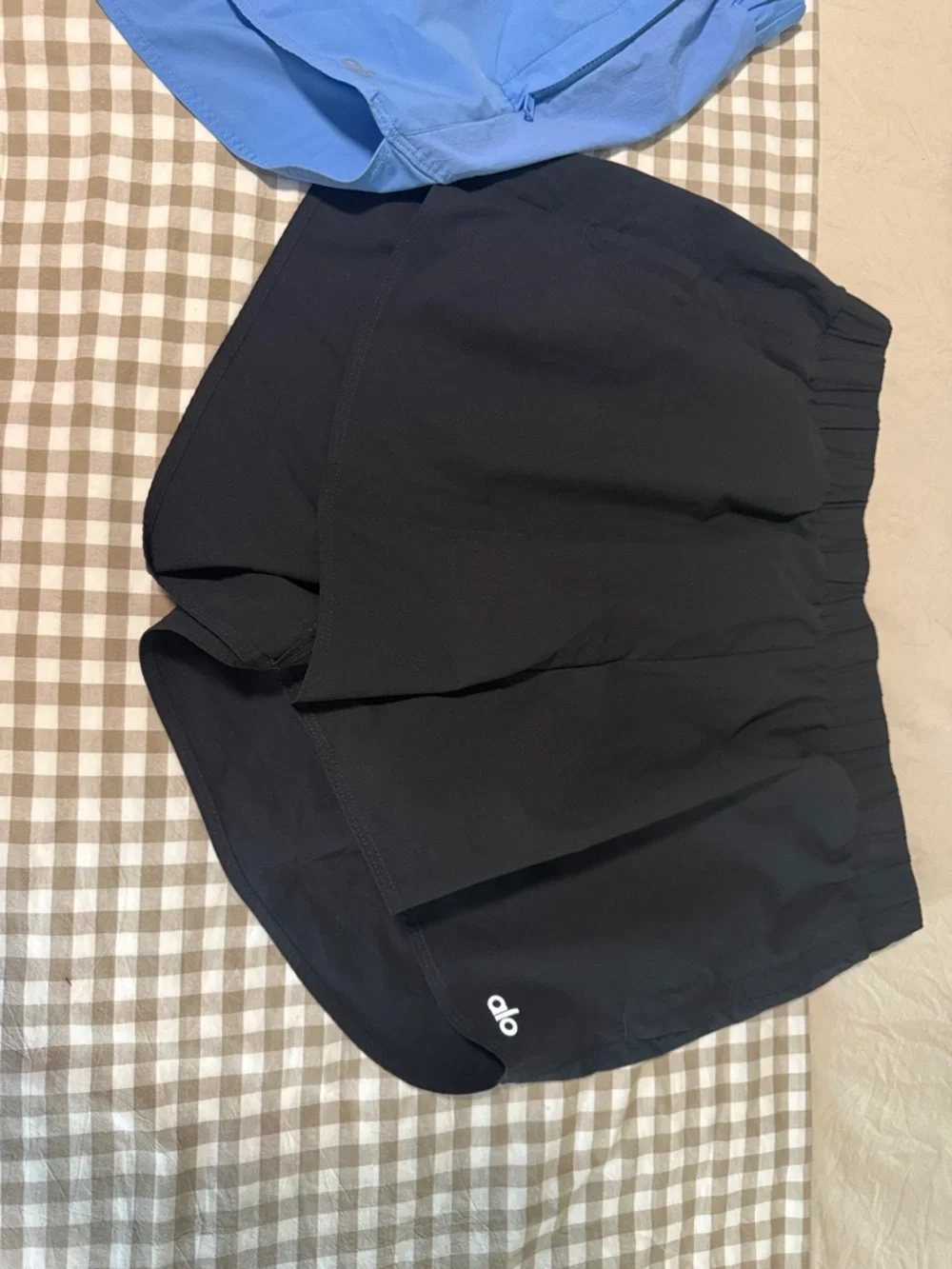 ALO Yoga pair alo